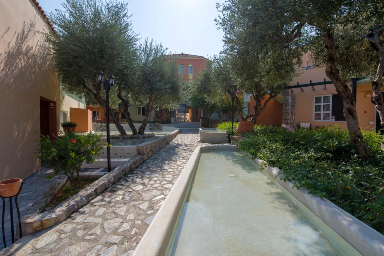 Stefan Village Hotel Agia Marina 外观 照片